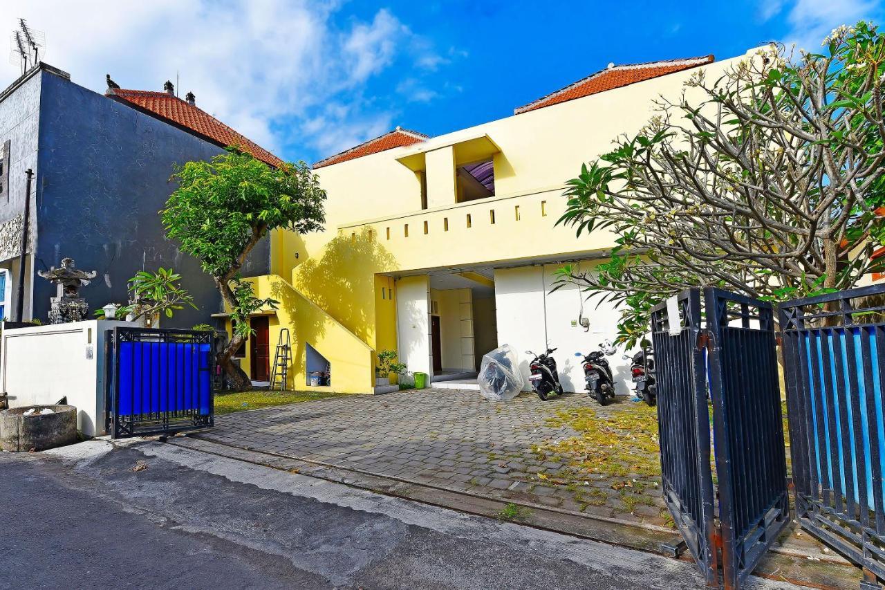 Oyo 91445 Sandat Guest House Denpasar  Luaran gambar