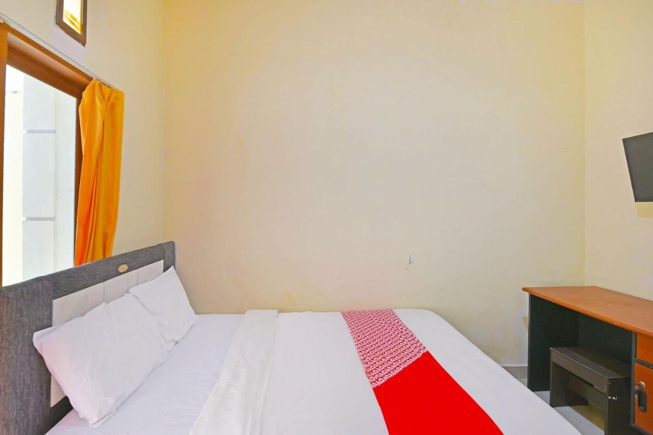 Oyo 91445 Sandat Guest House Denpasar  Luaran gambar